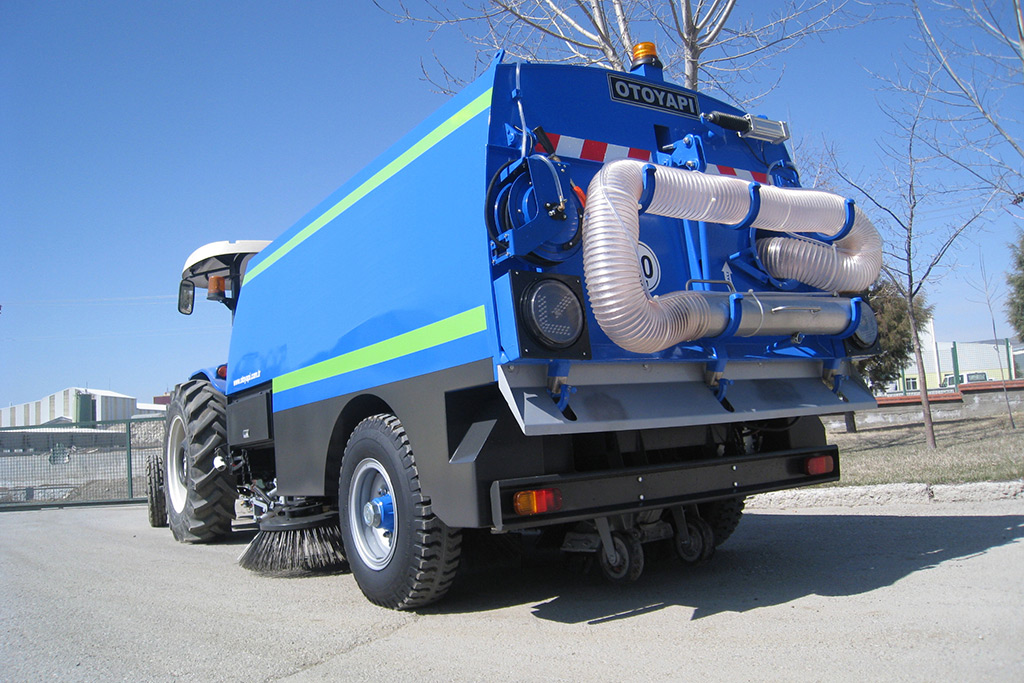 traktor_cekmeli_vakumlu_yol_supurme_makinasi8